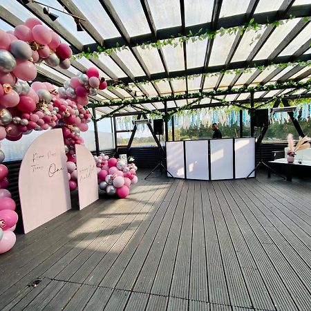Pavillion Gardens Taplow Exterior foto
